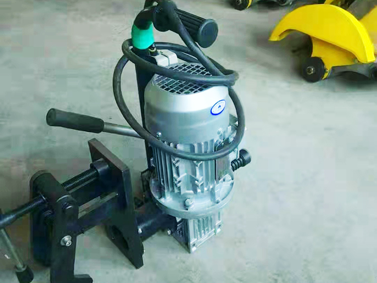 DZG-31型電(dian)動空心鋼軌鑽(zuan)孔機