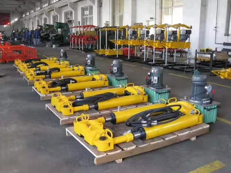 YLS-900型液(yè)壓拉伸機