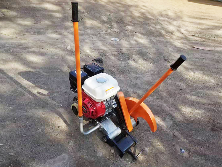 NQG-6.5II型内(nei)燃鋼軌鋸(jù)軌機