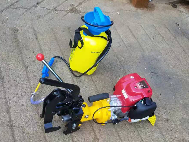 NZG-31型内(nei)燃鋼軌鑽孔(kǒng)機