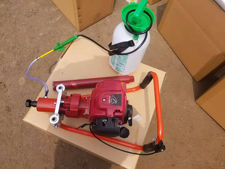 NLQ-45型内(nei)燃砼枕螺(luo)栓鑽取機(jī)