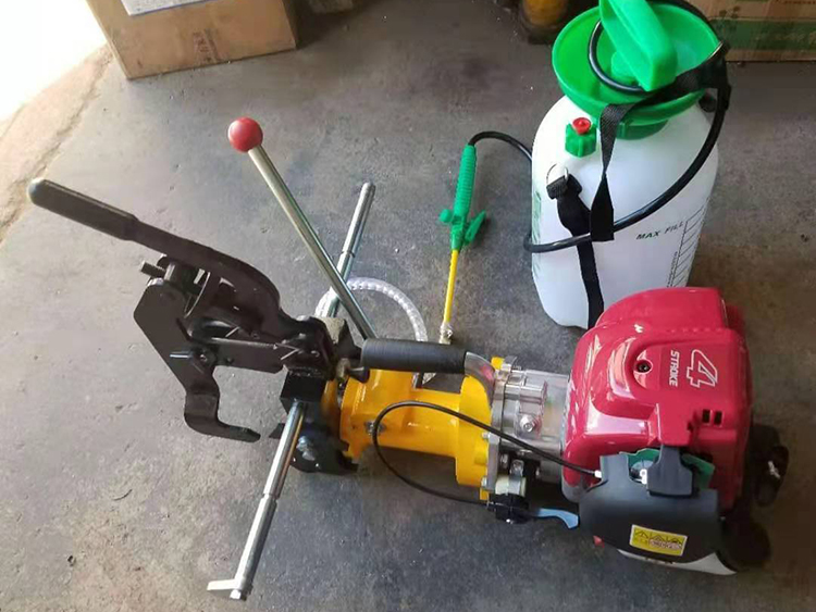 NZG-31型内燃鋼軌鑽孔(kǒng)機